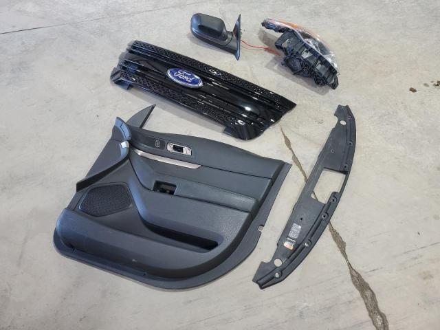 1FM5K8AR4FGC16277 - 2015 FORD EXPLORER POLICE INTERCEPTOR თეთრი ფოტო 13