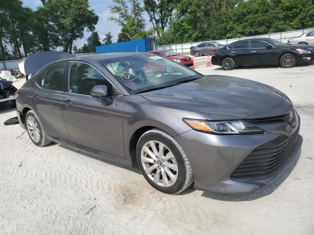 4T1B11HK7JU632257 - 2018 TOYOTA CAMRY L GRAY photo 4