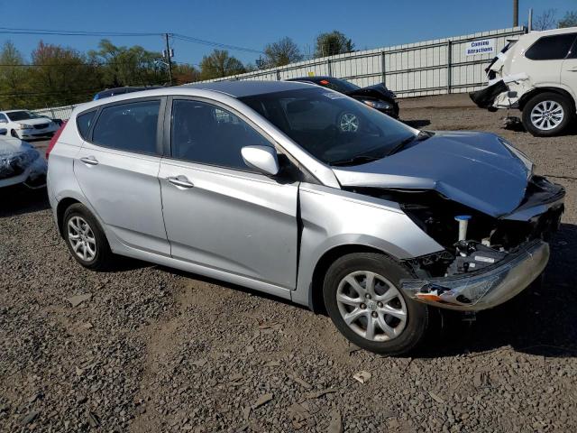 KMHCT5AE5CU044452 - 2012 HYUNDAI ACCENT GLS WHITE photo 4