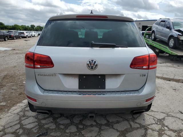 WVGEP9BP2ED001386 - 2014 VOLKSWAGEN TOUAREG V6 TDI GRAY photo 6