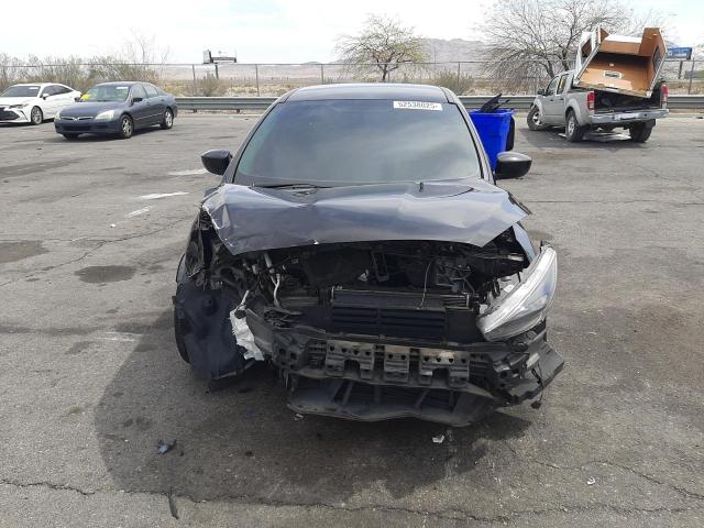 1FADP3FEXJL313161 - 2018 FORD FOCUS SE შავი ფოტო 5