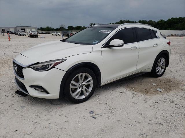 SJKCH5CPXJA057648 - 2018 INFINITI QX30 BASE WHITE photo 1