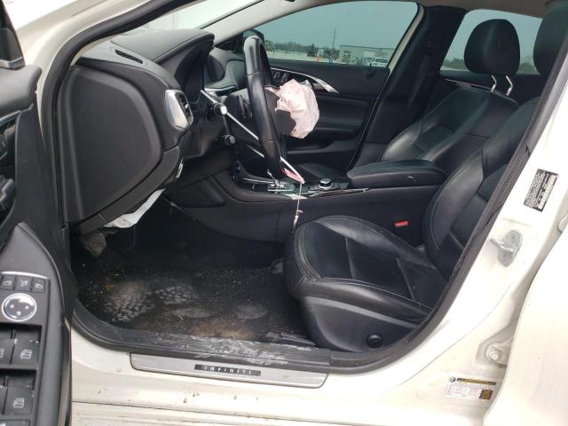 SJKCH5CPXJA057648 - 2018 INFINITI QX30 BASE WHITE photo 7