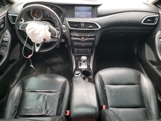 SJKCH5CPXJA057648 - 2018 INFINITI QX30 BASE WHITE photo 8