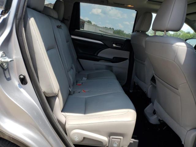 5TDKKRFH3FS076421 - 2015 TOYOTA HIGHLANDER XLE 银色 照片 11