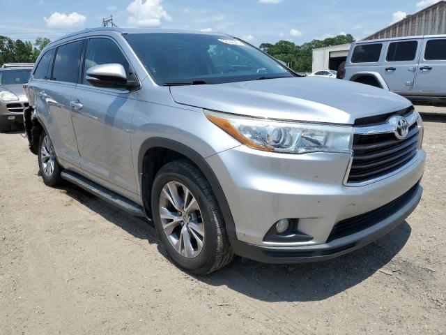 5TDKKRFH3FS076421 - 2015 TOYOTA HIGHLANDER XLE 银色 照片 4