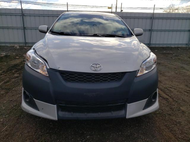 2T1KU40E89C155740 - 2009 TOYOTA MATRIX SILVER photo 5