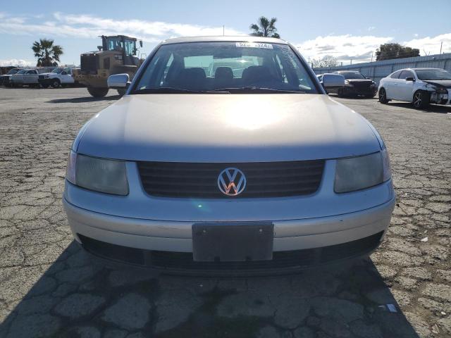 WVWPD63B0XE499902 - 1999 VOLKSWAGEN PASSAT GLX Gümüş foto 5