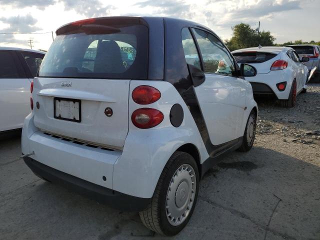 WMEEJ31X18K132962 - 2008 SMART FORTWO PURE WHITE photo 4