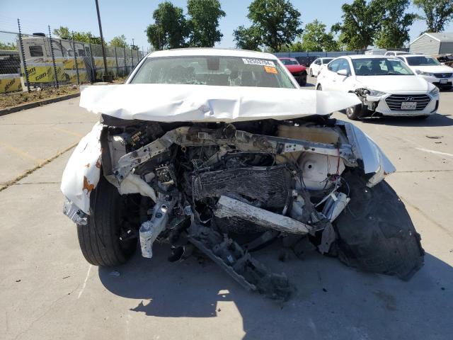 2C3CCAEG7GH342989 - 2016 CHRYSLER 300C WHITE photo 5