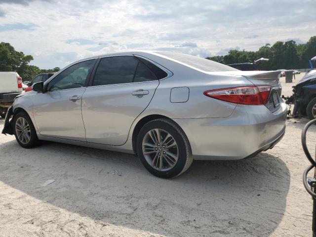 4T1BF1FK0HU300952 - 2017 TOYOTA CAMRY LE SILVER photo 2