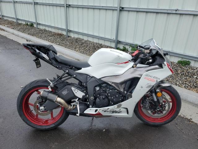 JKBZXJK16RA003500 - 2024 KAWASAKI ZX636 K WHITE photo 1