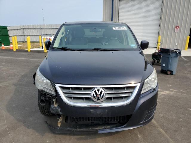 2V4RW3D16AR272219 - 2010 VOLKSWAGEN ROUTAN SE BLUE photo 5