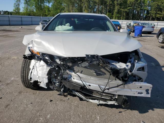 4T1G11AK1RU261933 - 2024 TOYOTA CAMRY SE NIGHT SHADE WHITE photo 5