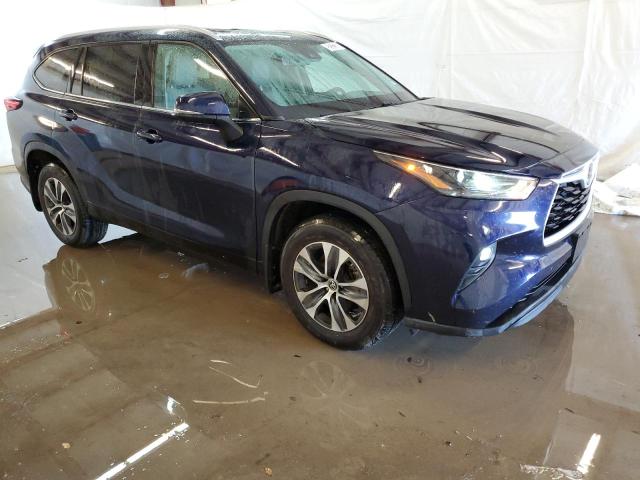 5TDHZRBH8NS566380 - 2022 TOYOTA HIGHLANDER XLE 蓝色 照片 4