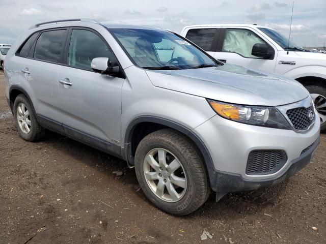 5XYKTDA21DG411897 - 2013 KIA SORENTO LX SILVER photo 4