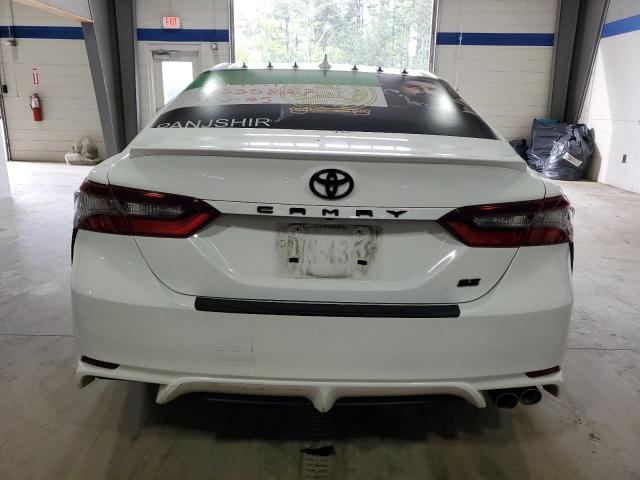 4T1G11AK9RU193509 - 2024 TOYOTA CAMRY SE NIGHT SHADE WHITE photo 6