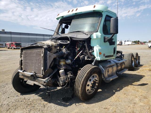 3AKJGEDV3GSHB1697 - 2016 FREIGHTLINER CASCADIA 1 GREEN photo 2