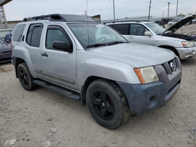 5N1AN08U25C633341 - 2005 NISSAN XTERRA OFF ROAD SILVER photo 4