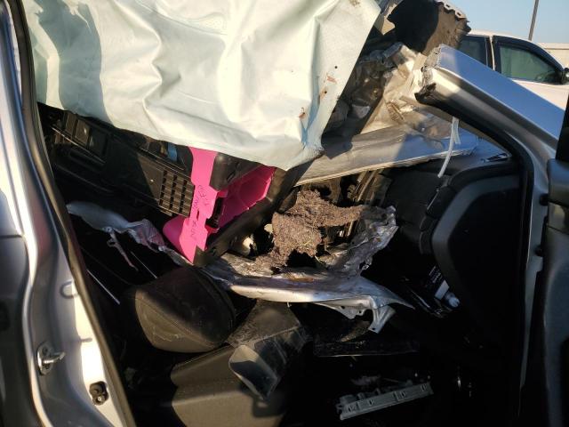 KNMAT2MT6JP586109 - 2018 NISSAN ROGUE S WHITE photo 7