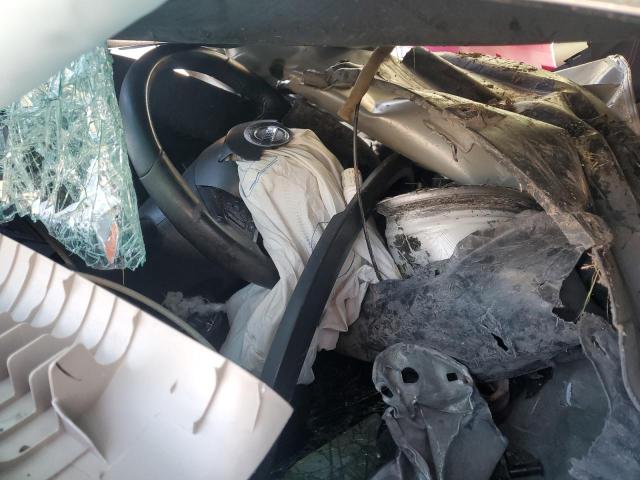 KNMAT2MT6JP586109 - 2018 NISSAN ROGUE S WHITE photo 8