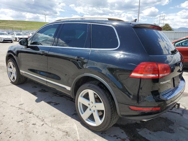 WVGFF9BP8BD007261 - 2011 VOLKSWAGEN TOUAREG V6 BLACK photo 2