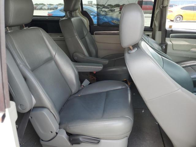 2V4RW3D10AR166736 - 2010 VOLKSWAGEN ROUTAN SE WHITE photo 11