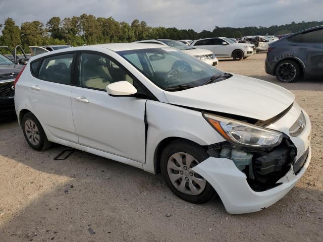 KMHCT5AE4HU313063 - 2017 HYUNDAI ACCENT SE WHITE photo 4