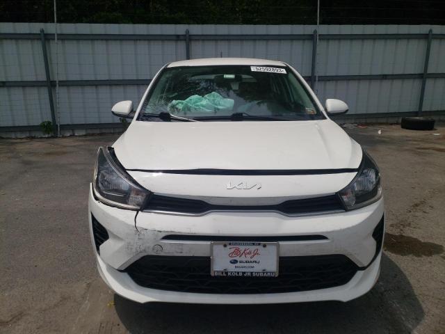 3KPA25AD3NE482040 - 2022 KIA RIO S WHITE photo 5