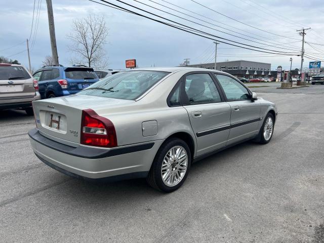 YV1TS94D711155885 - 2001 VOLVO S80 SILVER photo 4