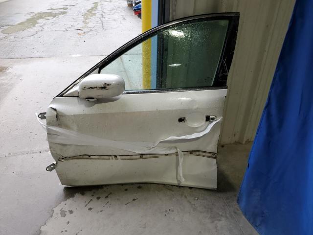 KMHFC46F26A046867 - 2006 HYUNDAI AZERA SE WHITE photo 12