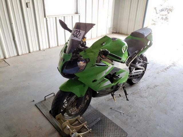 JKAZX2F192A000083 - 2002 KAWASAKI ZX900 F1 ZX-9R GREEN photo 2