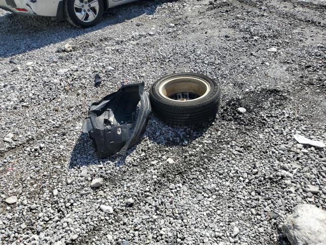 JHMGD38647S033657 - 2007 HONDA FIT S RED photo 12