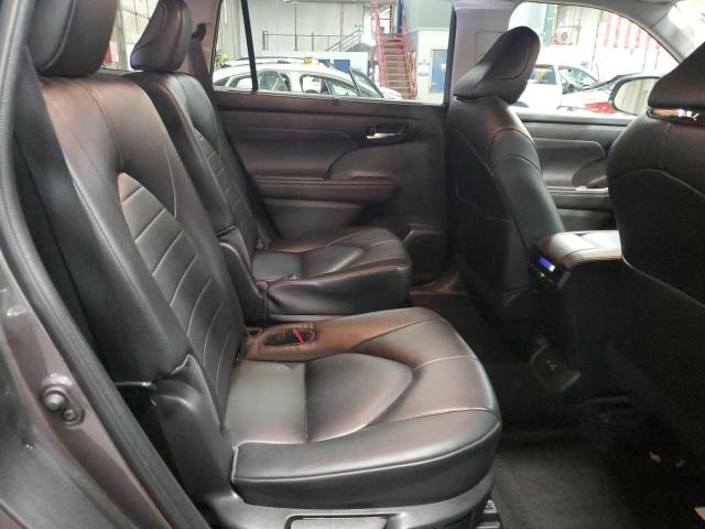 5TDGZRBH3NS597256 - 2022 TOYOTA HIGHLANDER XLE CHARCOAL photo 11