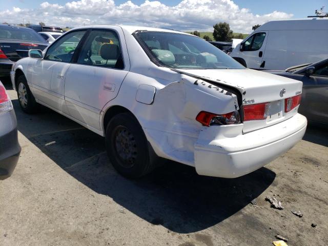 JT2BF22K5Y0240473 - 2000 TOYOTA CAMRY CE WHITE photo 2
