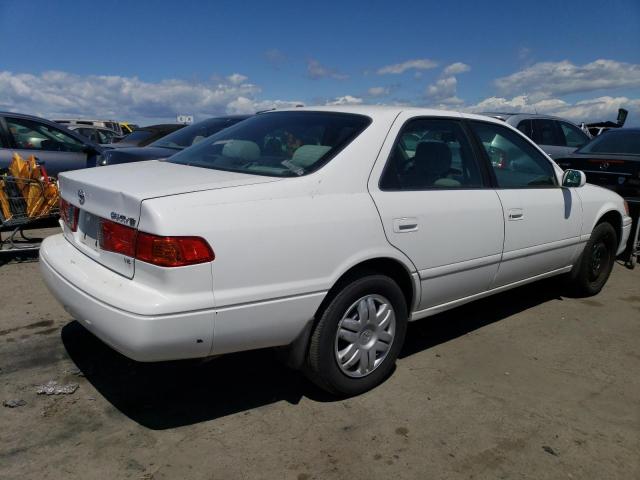 JT2BF22K5Y0240473 - 2000 TOYOTA CAMRY CE WHITE photo 3