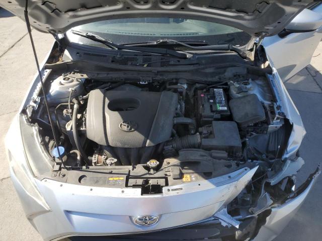 3MYDLBYV1JY306265 - 2018 TOYOTA YARIS IA SILVER photo 11