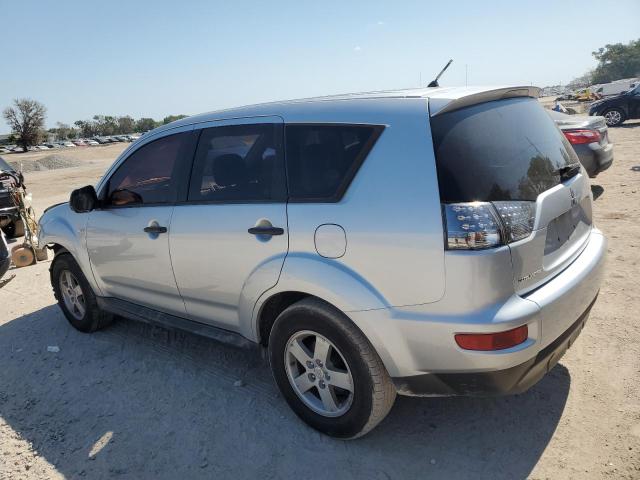 JA4AS2AW1BU007865 - 2011 MITSUBISHI OUTLANDER ES SILVER photo 2