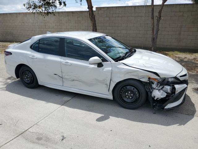 4T1G11AK5PU163615 - 2023 TOYOTA CAMRY SE NIGHT SHADE WHITE photo 4