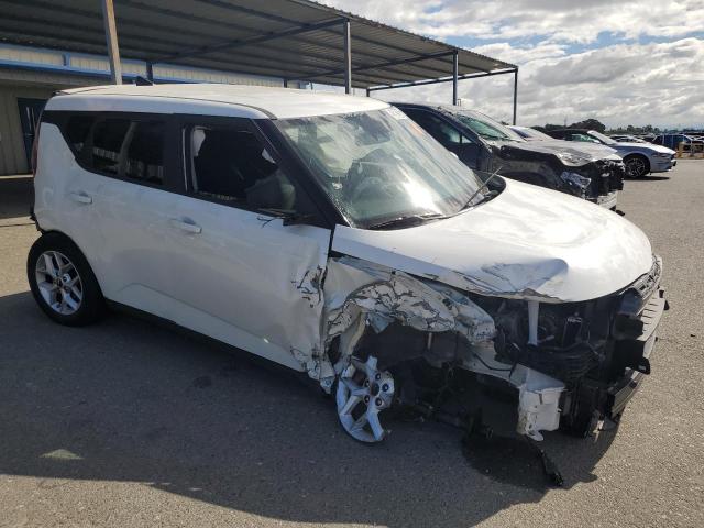 KNDJ23AU1P7881102 - 2023 KIA SOUL LX WHITE photo 4