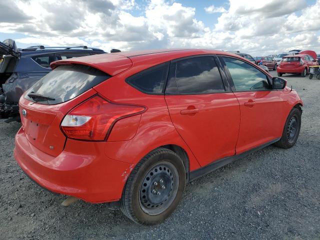 1FAHP3K23CL177455 - 2012 FORD FOCUS SE RED photo 3