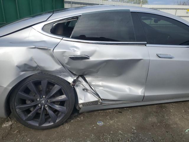 5YJSA1E26GF157310 - 2016 TESLA MODEL S SILVER photo 11