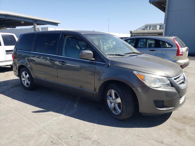 2V4RW3D18AR324983 - 2010 VOLKSWAGEN ROUTAN SE GRAY photo 4