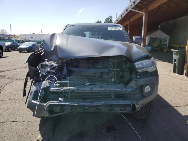 3TMCZ5AN9PM576154 - 2023 TOYOTA TACOMA DOUBLE CAB Grau Foto 5