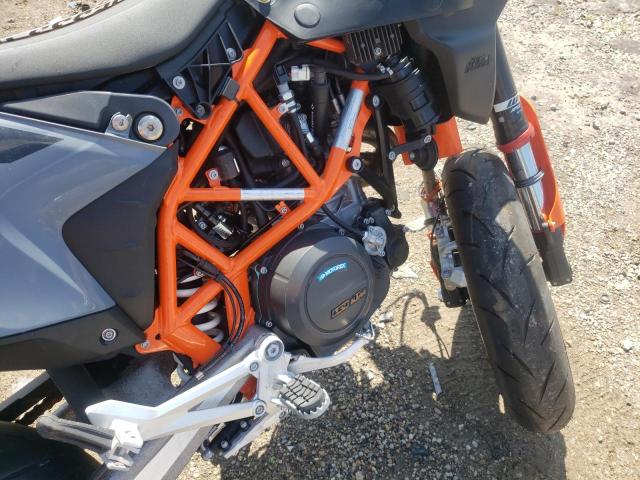 VBKLSV405NM725106 - 2022 KTM 690 SMC R ORANGE photo 9