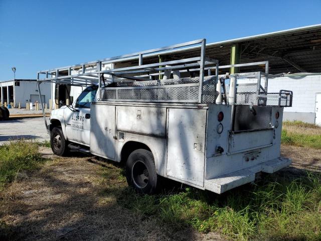 1GBJC34U52E233005 - 2002 CHEVROLET SILVERADO C3500 WHITE photo 2