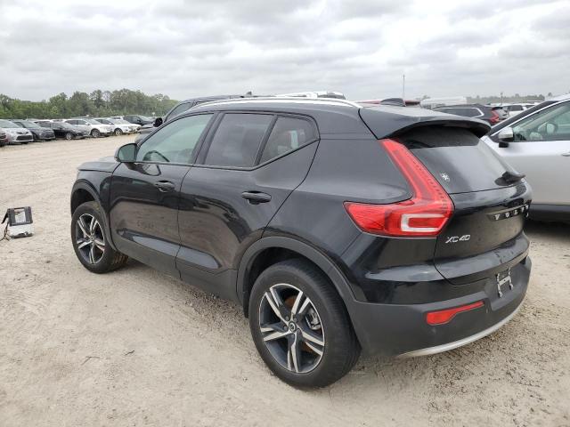 YV4L12UK2P2054557 - 2023 VOLVO XC40 CORE BLACK photo 2