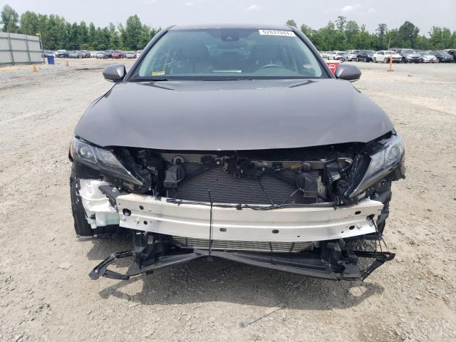 4T1T11AK3PU723937 - 2023 TOYOTA CAMRY SE NIGHT SHADE GRAY photo 5