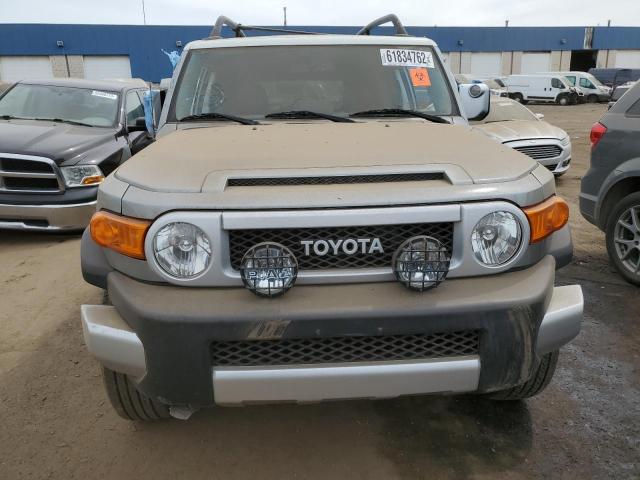 JTEBU4BF5AK078846 - 2010 TOYOTA FJ CRUISER SILVER photo 5