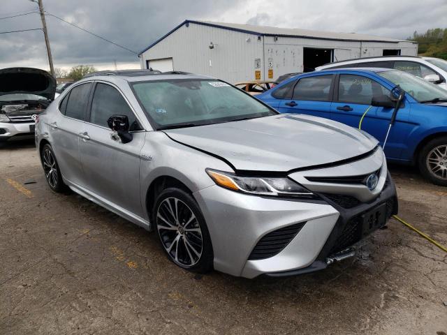 4T1J31AK4LU543684 - 2020 TOYOTA CAMRY SE SILVER photo 4